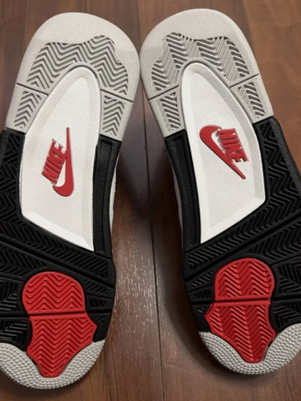Air Jordan 4 Retro OG 2025 White Cement